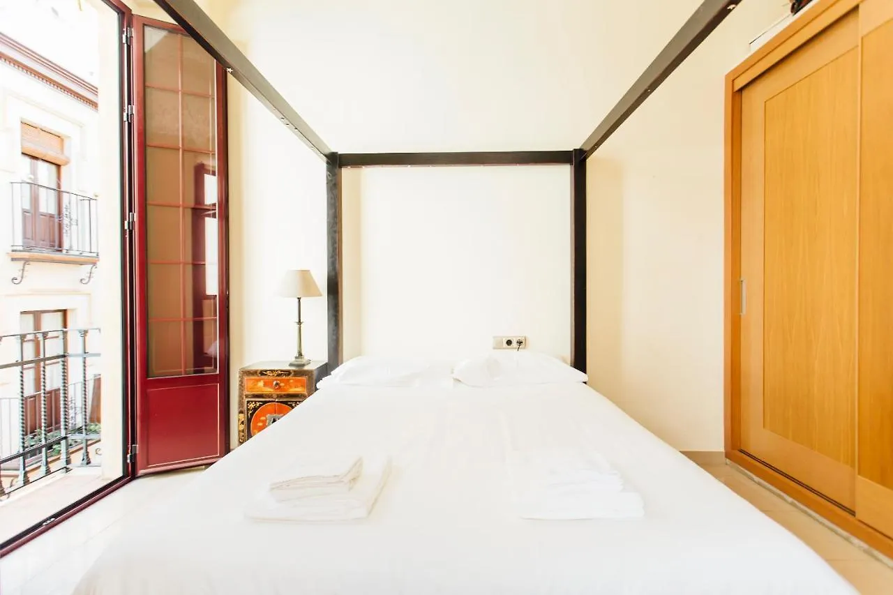 Bright And Central- 2Bd 1Bth- Malhara Seville